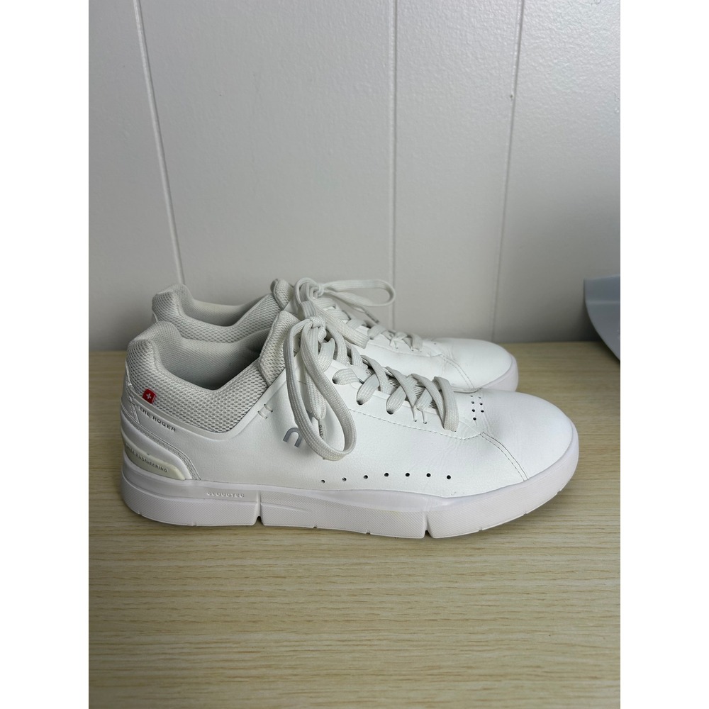 On The Roger Women 9 All White Advantage Low Top Tennis shoes Athleisure Comfort - Picture 2 of 12